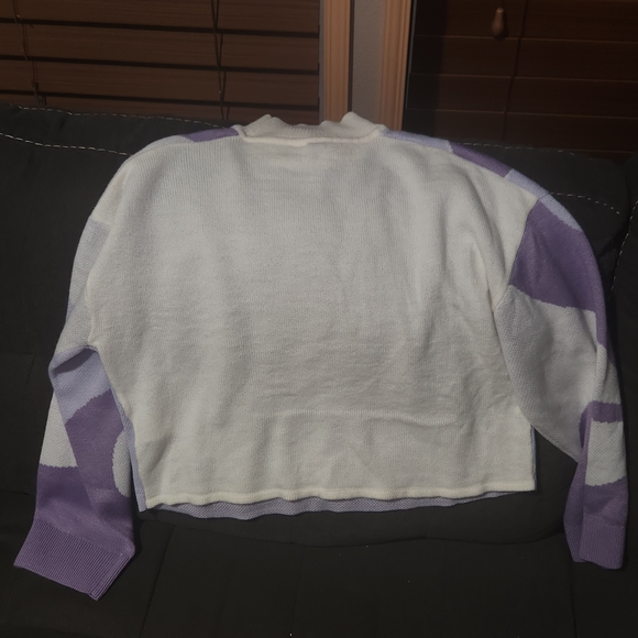 ๐H&M Purple and White Floral Turtleneck Sweater Medium - Picture 5 of 8